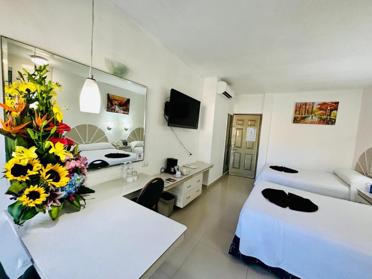 Hotel Plaza Caribe Cancún Eksteriør bilde