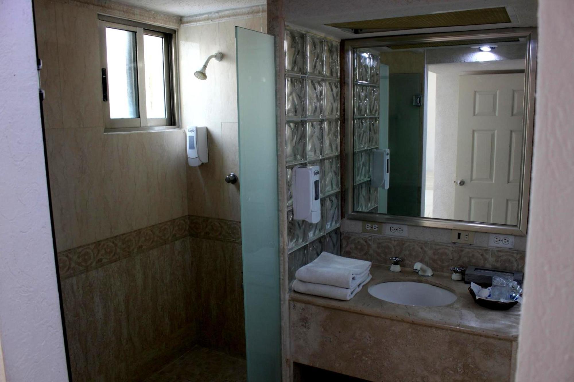 Hotel Plaza Caribe Cancún Eksteriør bilde